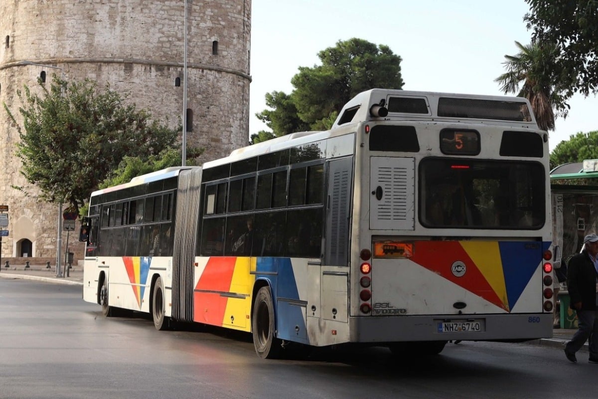 Προκλητικός οδηγός στη Θεσσαλονίκη: Έκλεινε τον δρόμο σε λεωφορείο του ΟΑΣΘ