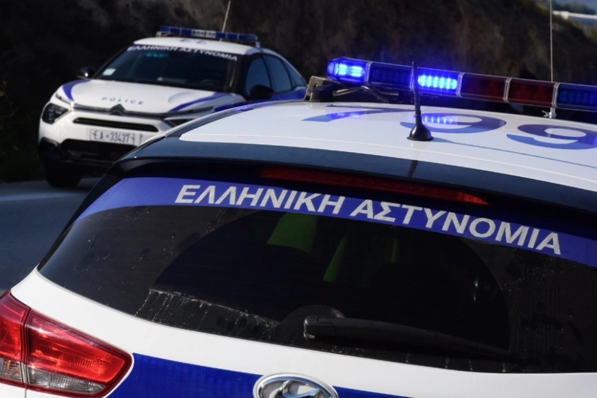 Επιχείρηση της ΕΛ.ΑΣ. στα Κτηματολόγια της Αττικής για εγκληματική οργάνωση με δωροληψίες - Έχουν συλληφθεί 9 άτομα