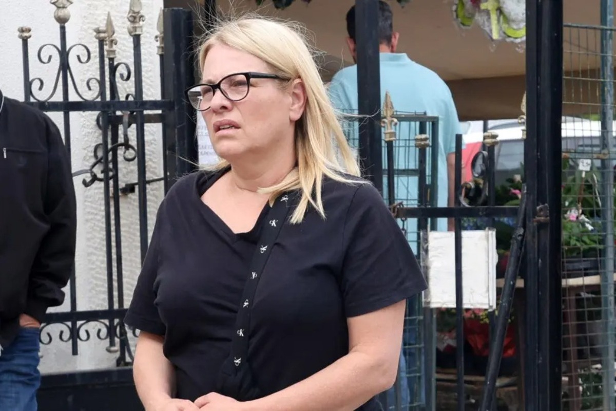 Συγκινεί η Μαριάννα Τουμασάτου για τον πατέρα της: «Φόρεσε παπούτσια 13 χρονών, μέχρι τότε ήταν ξυπόλητος»