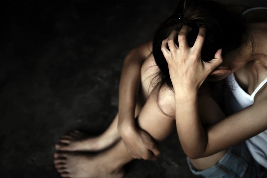 Φρίκη στο Μενίδι: 14χρονη πήγε σε αστυνομικό τμήμα με νεκρό βρέφος σε σακούλα