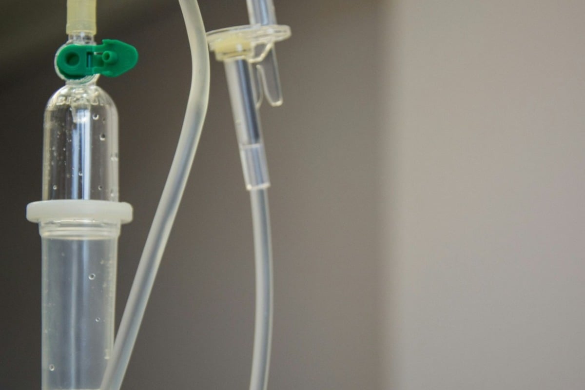 Σοκ στη Γλυφάδα: 69χρονη γυναίκα δέχθηκε άγριο χτύπημα ενώ τάιζε αδέσποτες γάτες