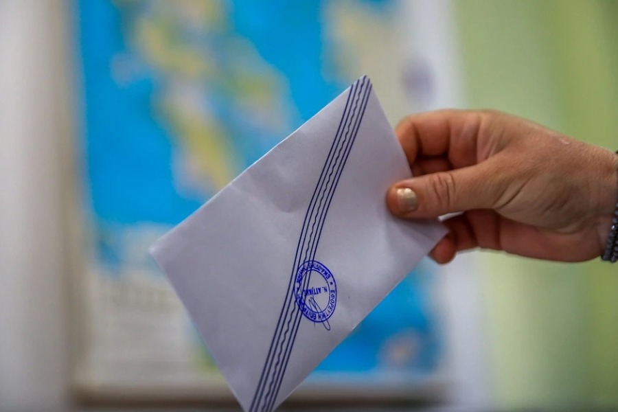 Δημοσκόπηση Metron Analysis: Η έκπληξη με τον Αλέξη Τσίπρα