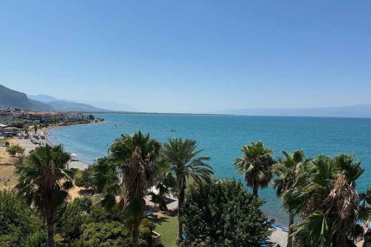 Καμένα Βούρλα: Απαγορεύτηκε η κολύμβηση στην παραλία του Κάμπινγκ του ΕΟΤ - Τι συνέβη