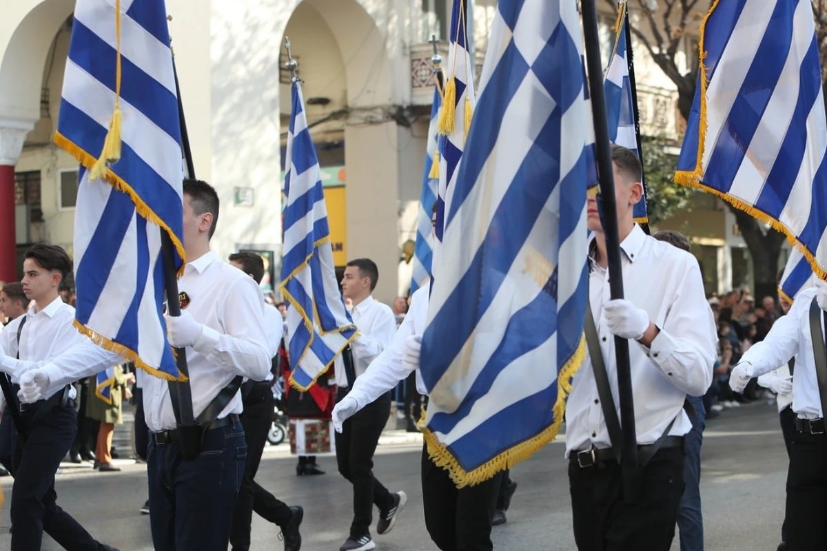 Οργή για τον αποκλεισμό μαθητή με αυτισμό από τη σημαιοφορία στη μαθητική παρέλαση – ΕΣΑμεΑ: «Να διερευνηθούν οι ευθύνες»