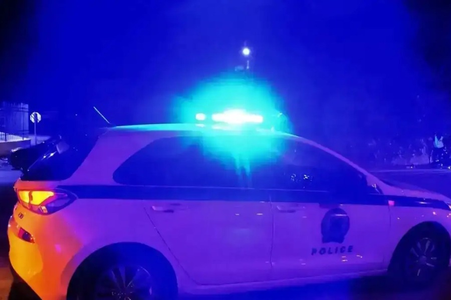 Θρίλερ με νεκρό σε τροχαίο στον Νέο Κόσμο: Βρέθηκε με χτυπήματα στο πρόσωπο