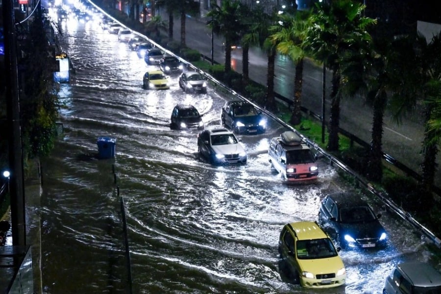 Πόσο επικίνδυνα είναι τα βοθρολύματα που βγήκαν στην Ποσειδώνος μετά την έντονη βροχόπτωση