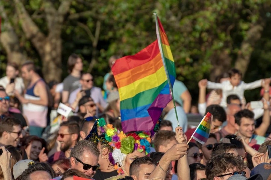 Ιερείς ετοιμάζουν αντισυγκεντρώσεις για το Athens Pride: «20 χρόνια αμαρτίας»
