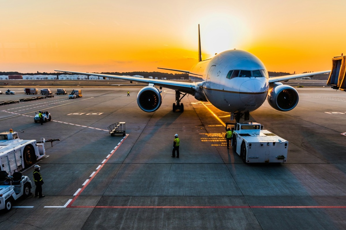 Χάος στο αεροδρόμιο Χίθροου – Κλειστές όλες οι έξοδοι, αναφορές για ρίψη δακρυγόνων και συλλήψεις