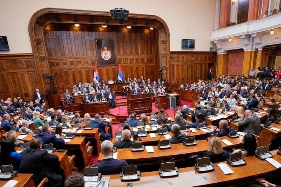Συναγερμός στο Βελιγράδι: Πυροβολισμοί έξω από το κτίριο του κοινοβουλίου της Σερβίας