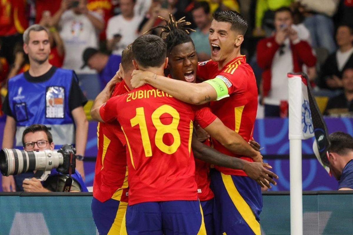 Πρωταθλήτρια Ευρώπης για 4η φορά η Ισπανία – Νίκησε με 2-1 την Αγγλία με λυτρωτή Οϊαρθάμπαλ