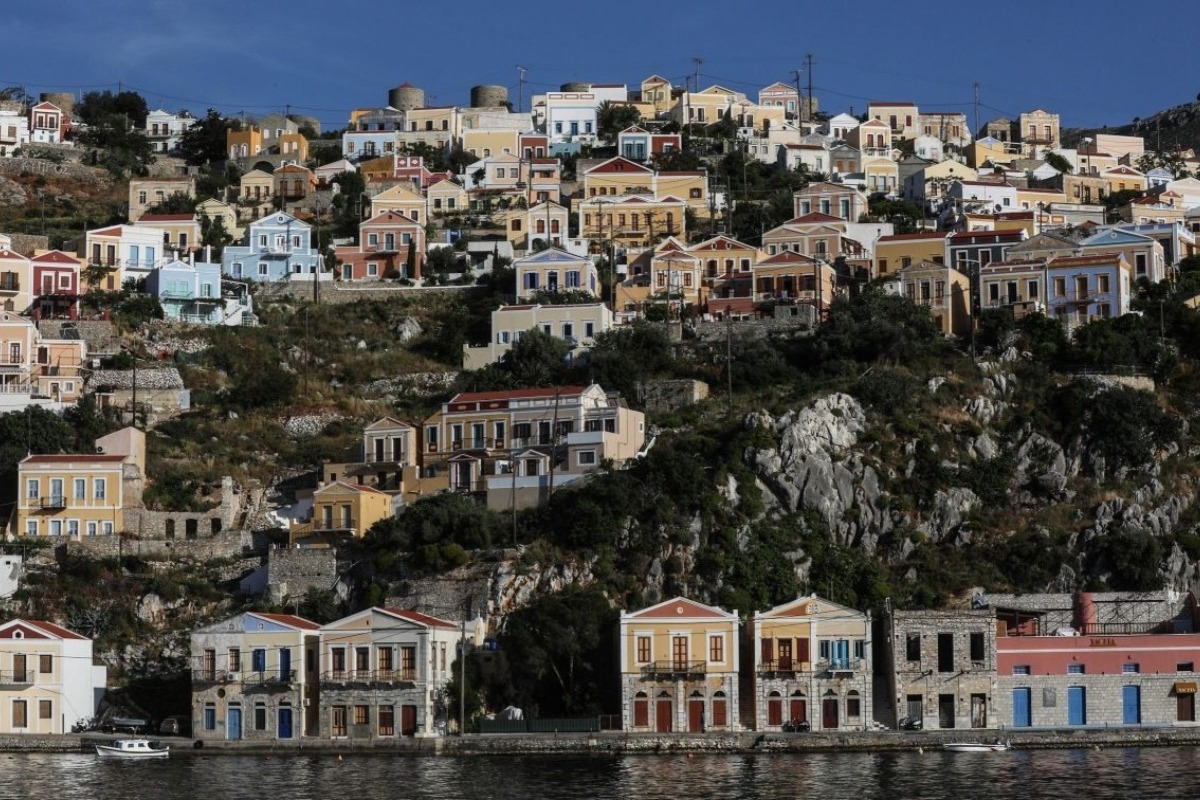 Σύμη - Πατέρας 13χρονης: «Ο 15χρονος έδινε ναρκωτικά στην κόρη μου και την εξουσίαζε»