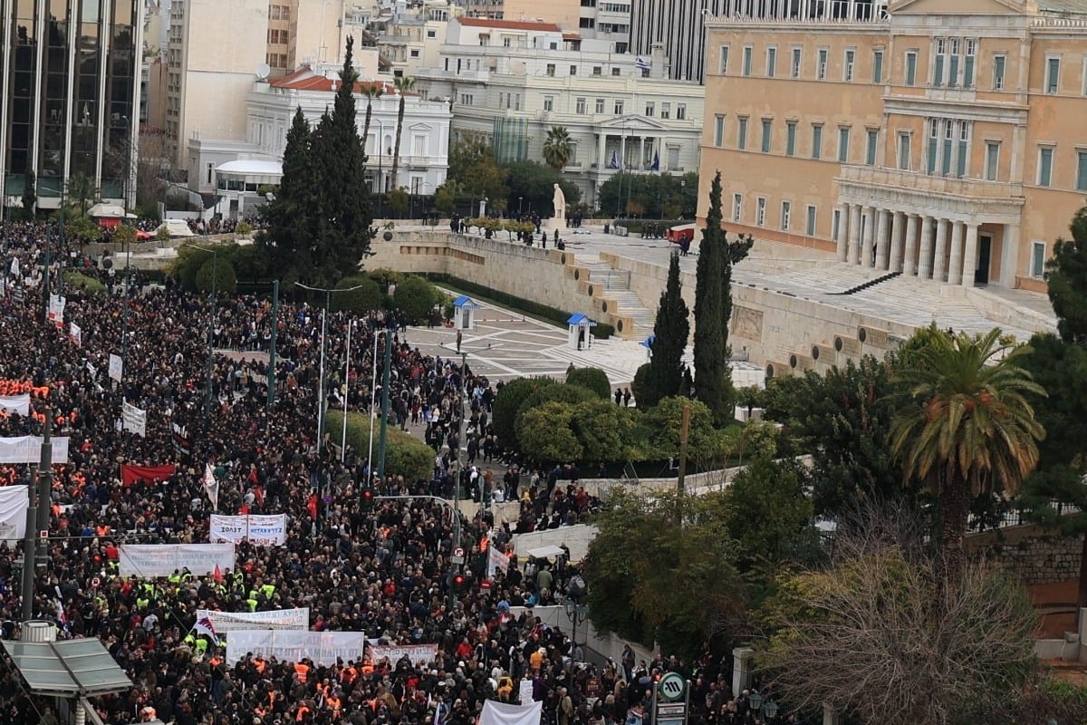 Τέμπη: Όλη η χώρα στον δρόμο – Αμέτρητο πλήθος στο Σύνταγμα