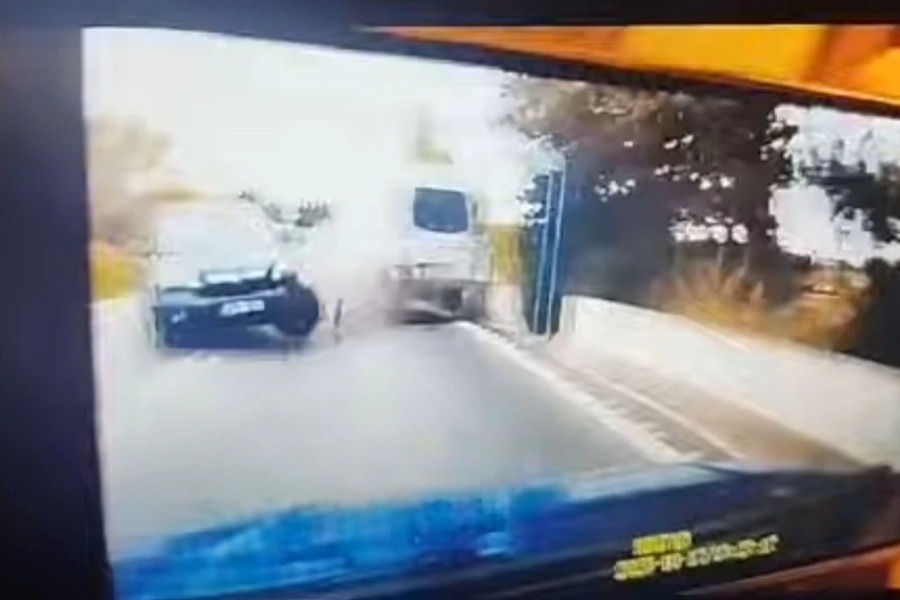 Συγκλονιστικό βίντεο με τη στιγμή που γίνεται καραμπόλα πέντε οχημάτων στη Θεσσαλονίκη