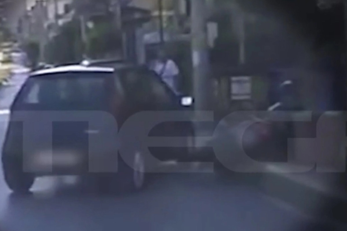 Παλαιό Φάληρο: Δείτε βίντεο από τη στιγμή που ΙΧ στρίβει πάνω σε μοτοσικλετιστή