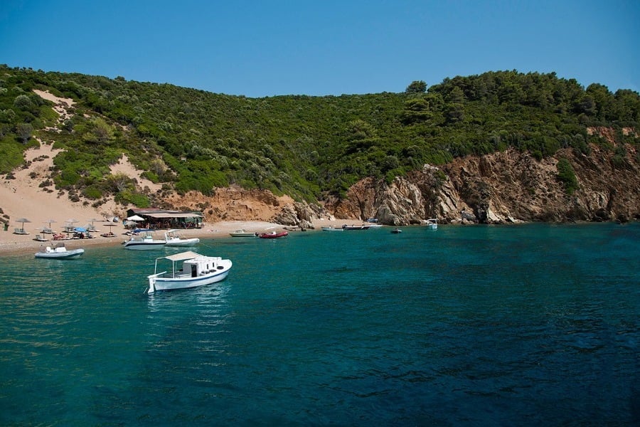 Τραγωδία στη Σκιάθο: 56χρονη τουρίστρια πέθανε ανήμερα των γενεθλίων της