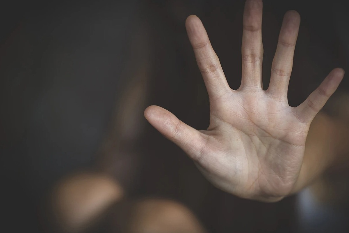 Σοβαρό επεισόδιο ενδοοικογενειακής βίας στην Εύβοια: Ανδρας 45 ετών «γνώριμος» των Αρχών ξυλοκόπησε άγρια την σύζυγό του