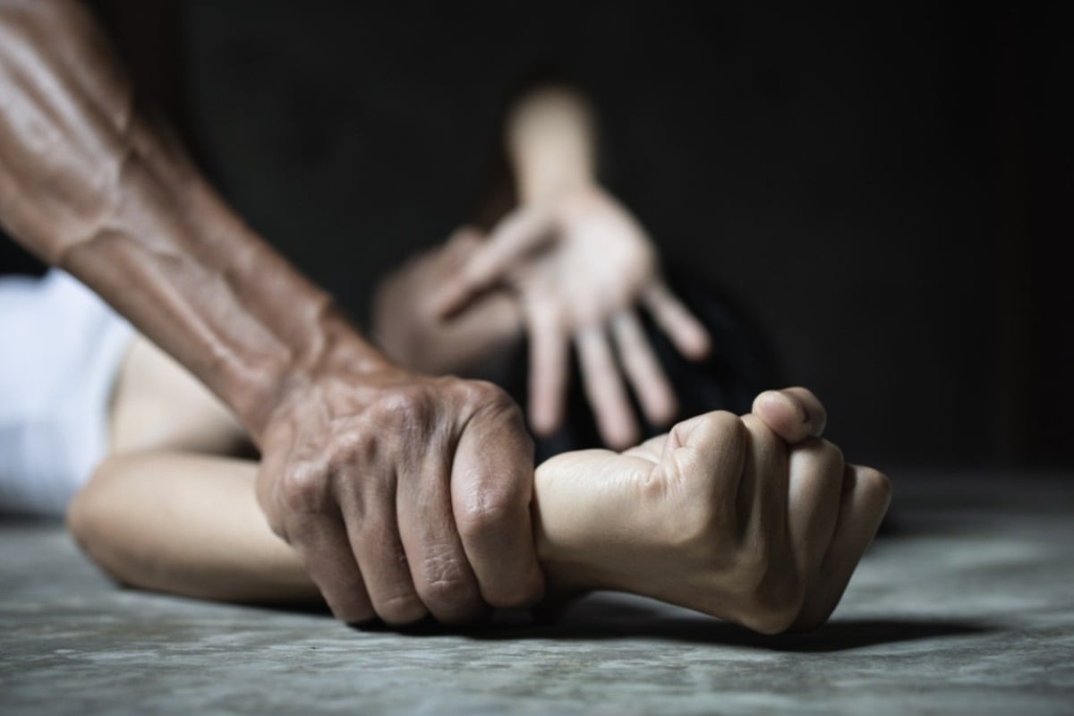 Προφυλακίστηκε 55χρονος που βίαζε για δέκα ημέρες την 65χρονη οικιακή βοηθό του στην Πάτρα
