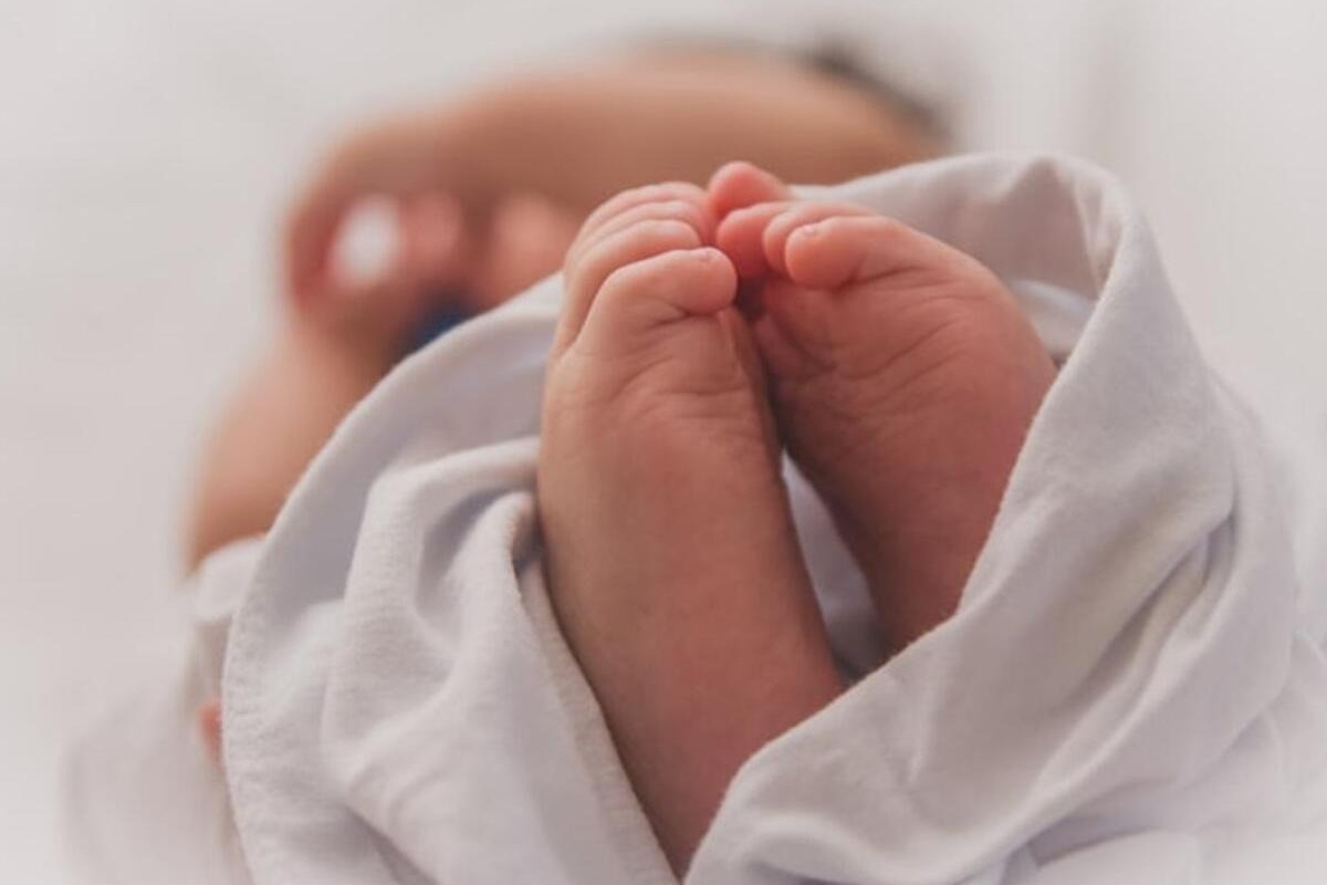 Εντοπίστηκαν στην Ηλεία οι γονείς που παράτησαν το μωρό τους στο μπαλκόνι στη Θεσσαλονίκη