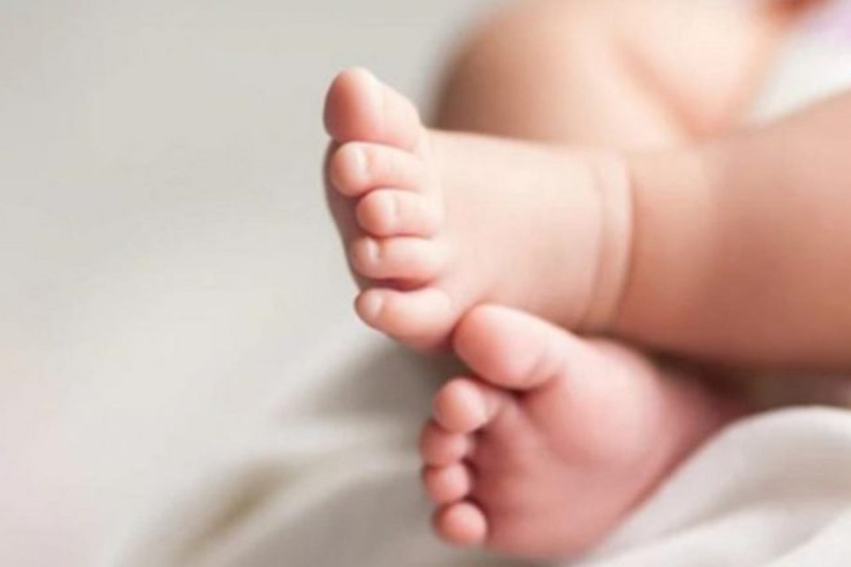 Βρετανία: Μωρό 13 μηνών υπέστη καρδιακή προσβολή και έχασε τη μισή του γλώσσα του