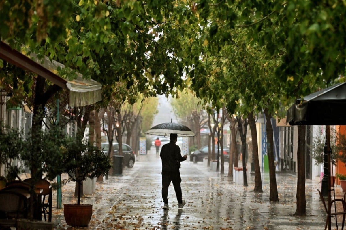 Έκτακτο δελτίο επιδείνωσης καιρού: Βροχές καταιγίδες, κεραυνοί και χαλάζι μέχρι την Τετάρτη