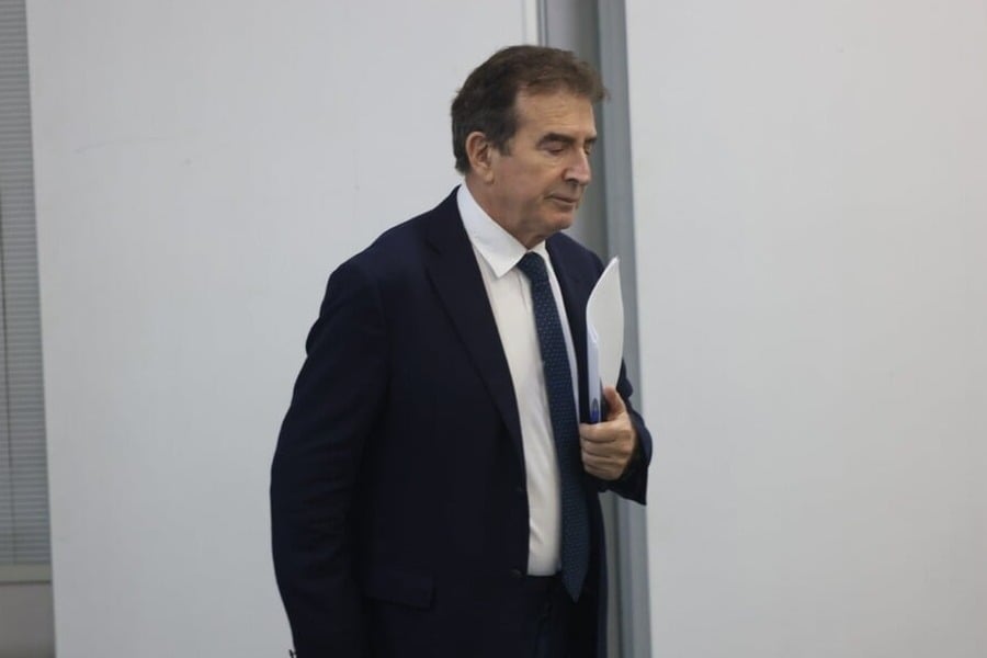 Χρυσοχοΐδης: Εγκαθιστούμε εξειδικευμένους αστυνομικούς μέσα σε καταυλισμούς Ρομά
