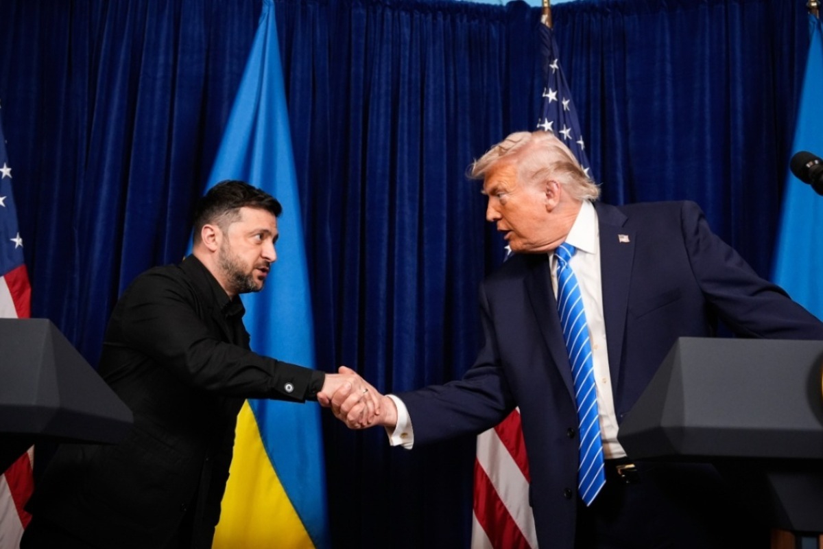 Πρόοδος αλλά χωρίς λύση στο εδαφικό στη συνάντηση Τραμπ - Ζελένσκι στη Φλόριντα