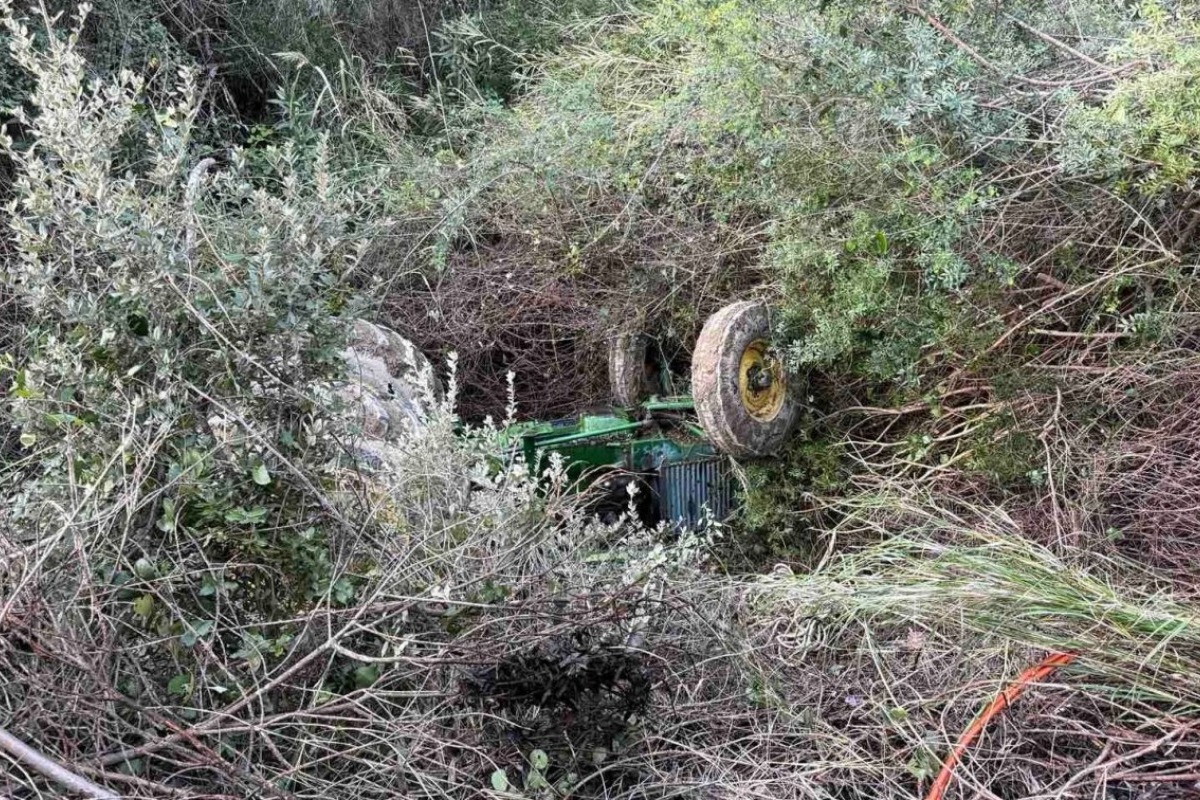 Μεσολόγγι: Νεκρός 70χρονος οδηγός τρακτέρ - Το όχημά του ανετράπη σε ρέμα