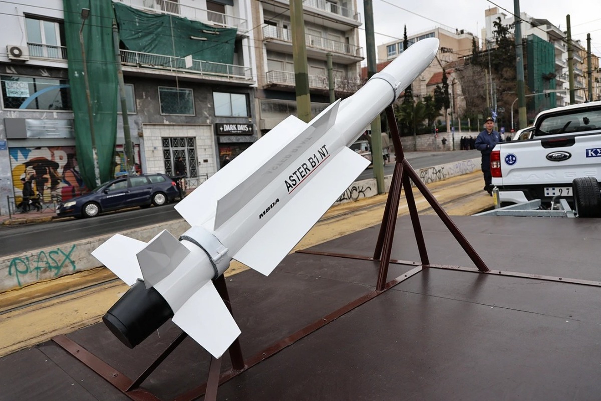 Τα νέα οπλικά συστήματα που παρουσιάστηκαν σήμερα στην παρέλαση – Το αντι-drone σύστημα «Κένταυρος», το «Aster 30» και η τορπίλη «Seahake-4»