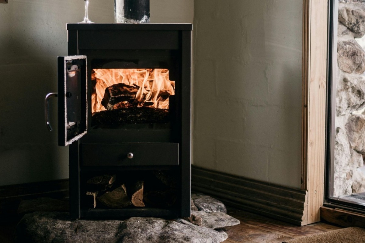 Eurostat: Σχεδόν 1 στους 5 δεν έχει επαρκή θέρμανση στο σπίτι - «Πρωτιά» για Ελλάδα και Βουλγαρία