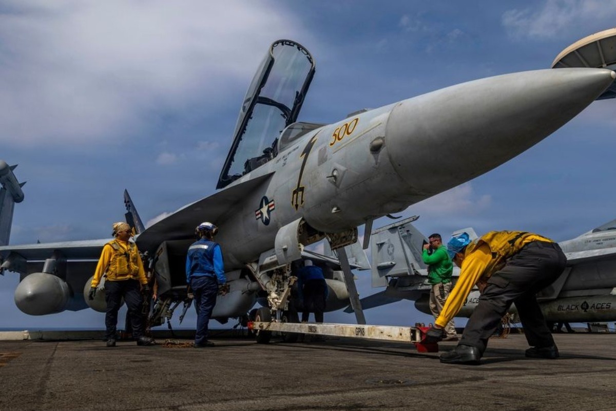 Τύμπανα πολέμου στο Ιράν: «Τελειώνει ο χρόνος σας» λέει ο Τραμπ - Οι ΗΠΑ ενισχύουν τις δυνάμεις τους στον Κόλπο