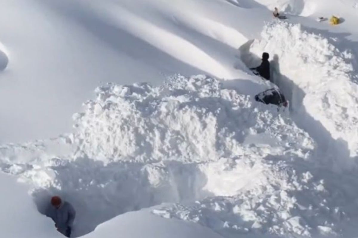 Καμτσάτκα: Ρεκόρ 30ετίας - Πάνω από 4 μέτρα χιόνι, «θάφτηκαν» ολόκληρες γειτονιές