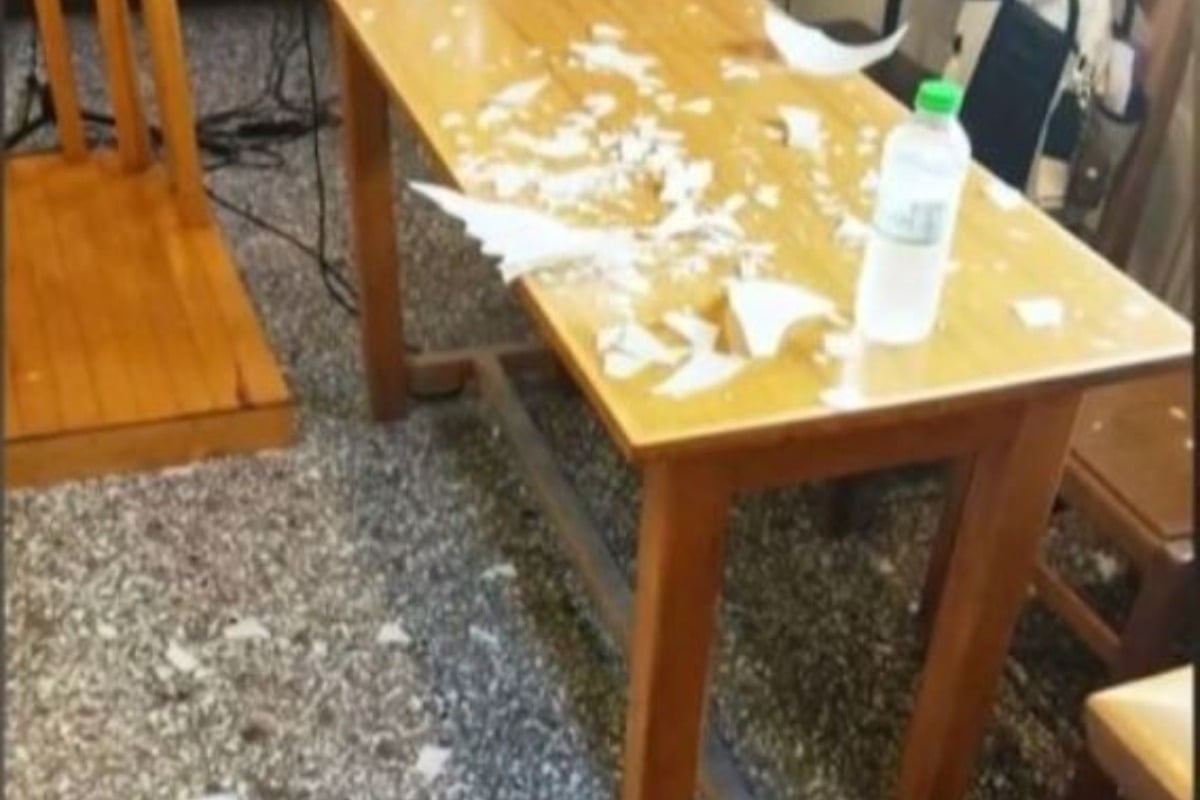 Βέροια: Πολυέλαιος έπεσε στο κεφάλι δικηγόρου μέσα στο Πρωτοδικείο Νάουσας