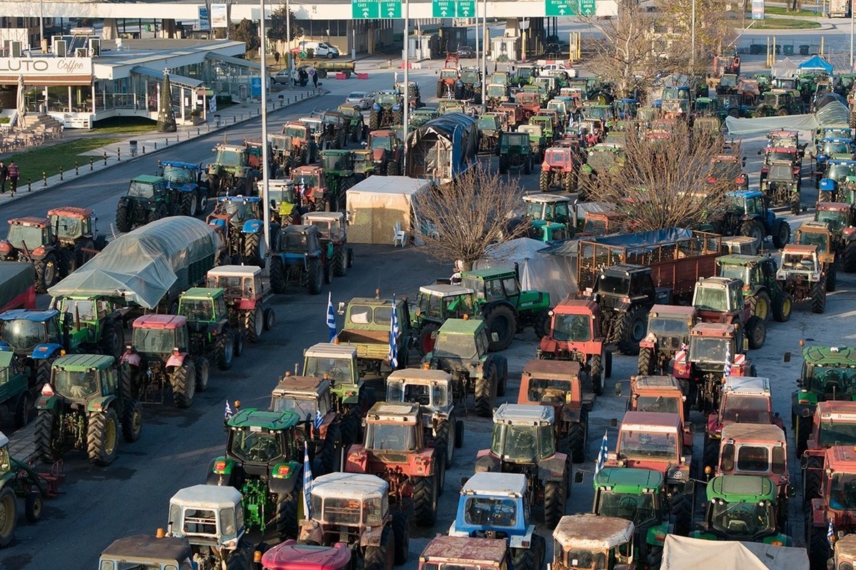 Αγρότες από όλη την Ελλάδα κλιμακώνουν τις κινητοποιήσεις - Σχέδια για 48ωρους αποκλεισμούς δρόμων