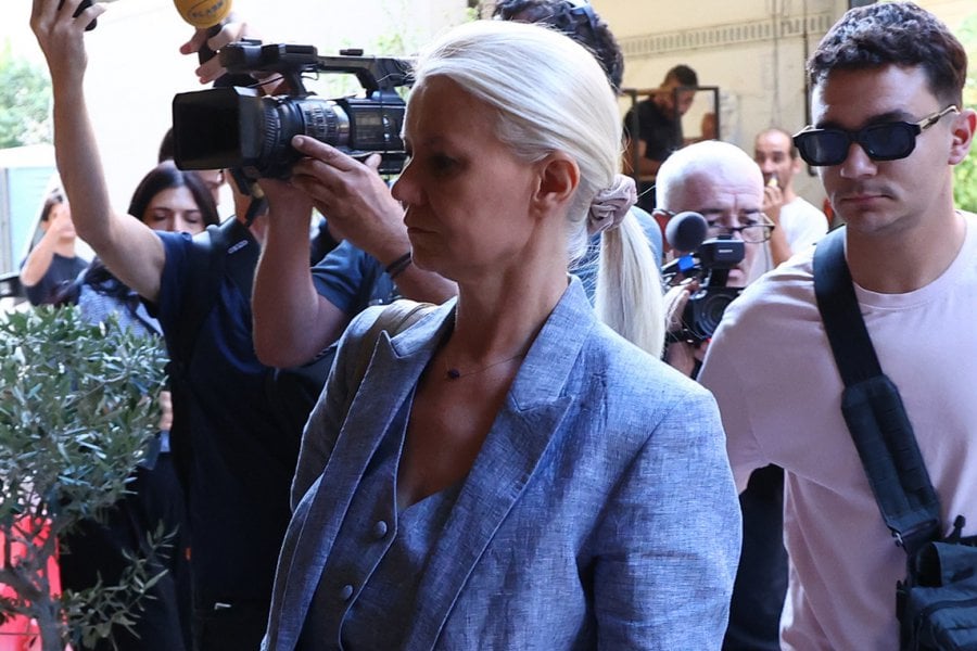 «Αν δεν κάνουμε γρήγορα πλασμαφαίρεση, θα γίνεις γκέι» – Νέα μαρτυρία για τη γιατρό του Μαζωνάκη