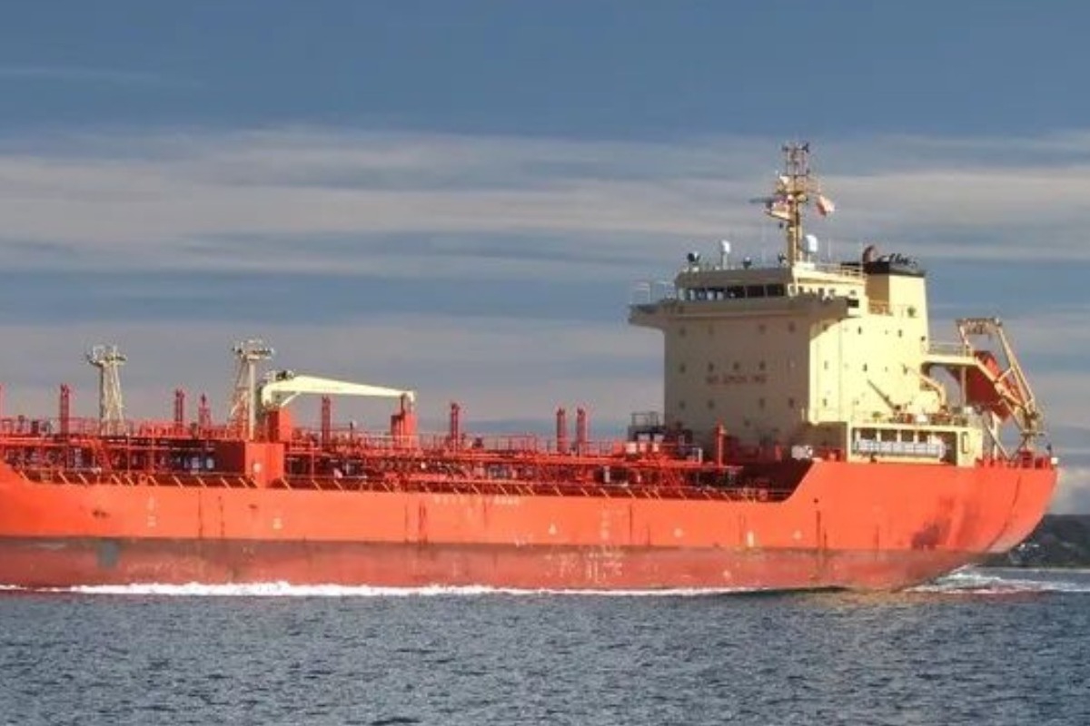 Περσικός: Χτυπήθηκε δεξαμενόπλοιο - Αγνοείται ο καπετάνιος