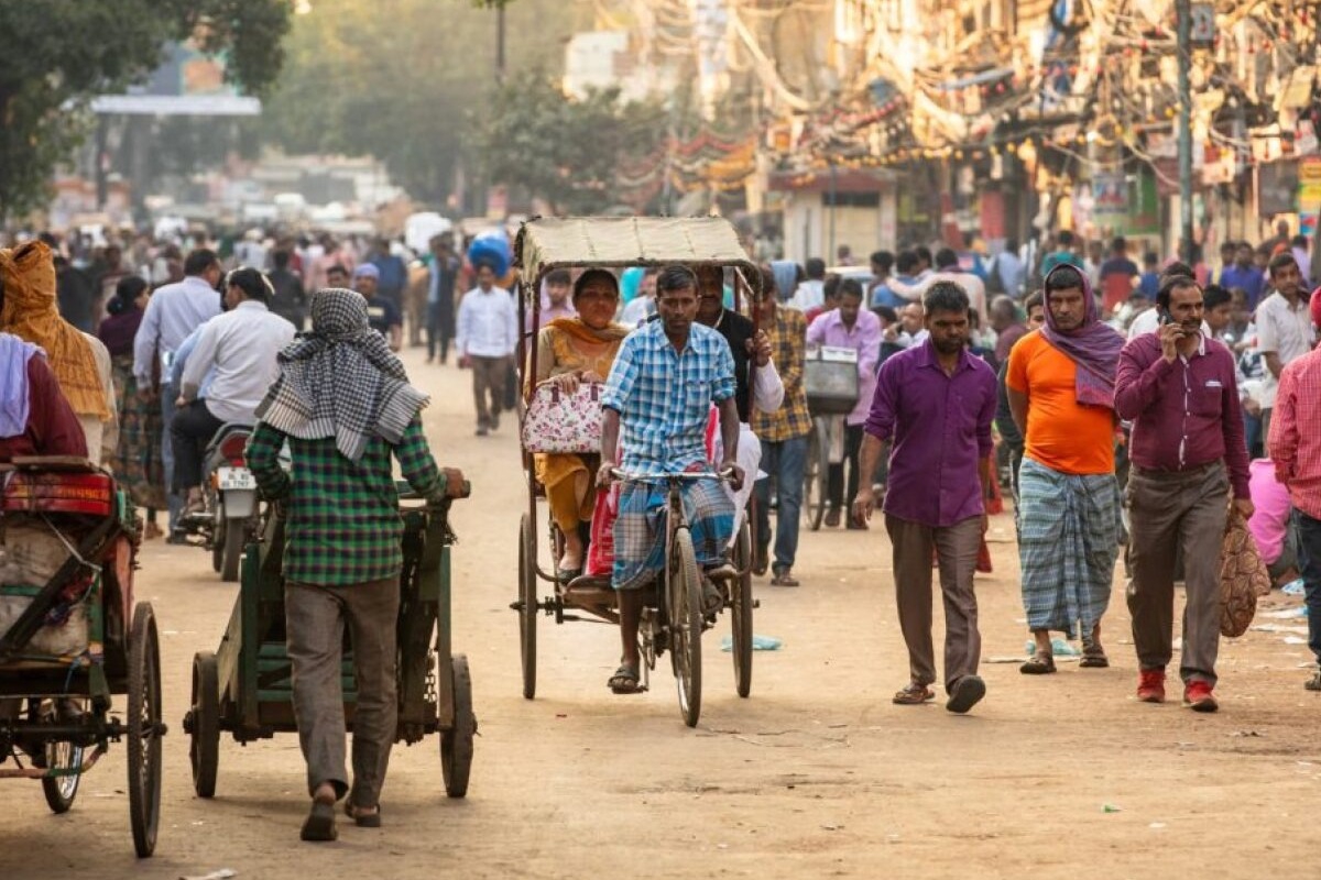 Τρία εκατομμύρια αξιωματούχοι ξεκινούν στην Ινδία την απογραφή του μεγαλύτερου πληθυσμού στον πλανήτη