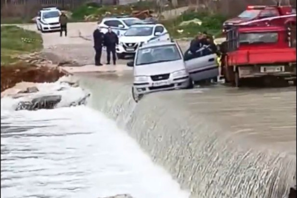 Κακοκαιρία: Οδηγός εγκλωβίστηκε στο ρέμα Μαΐστρου στην Αλεξανδρούπολη - Δείτε βίντεο