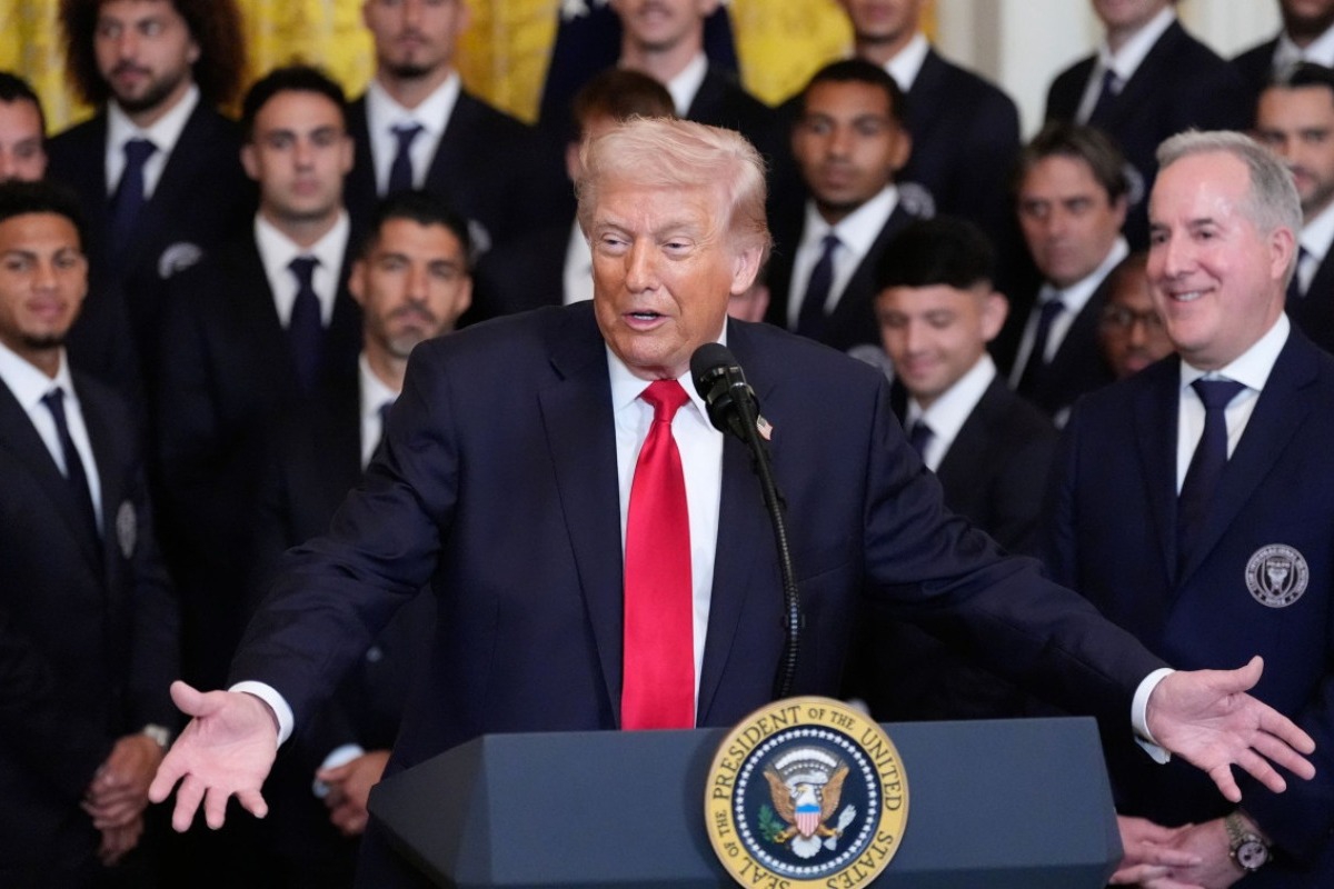 Τελεσίγραφο Τραμπ σε Ιράν: «Παραδοθείτε ή θα πεθάνετε όλοι»