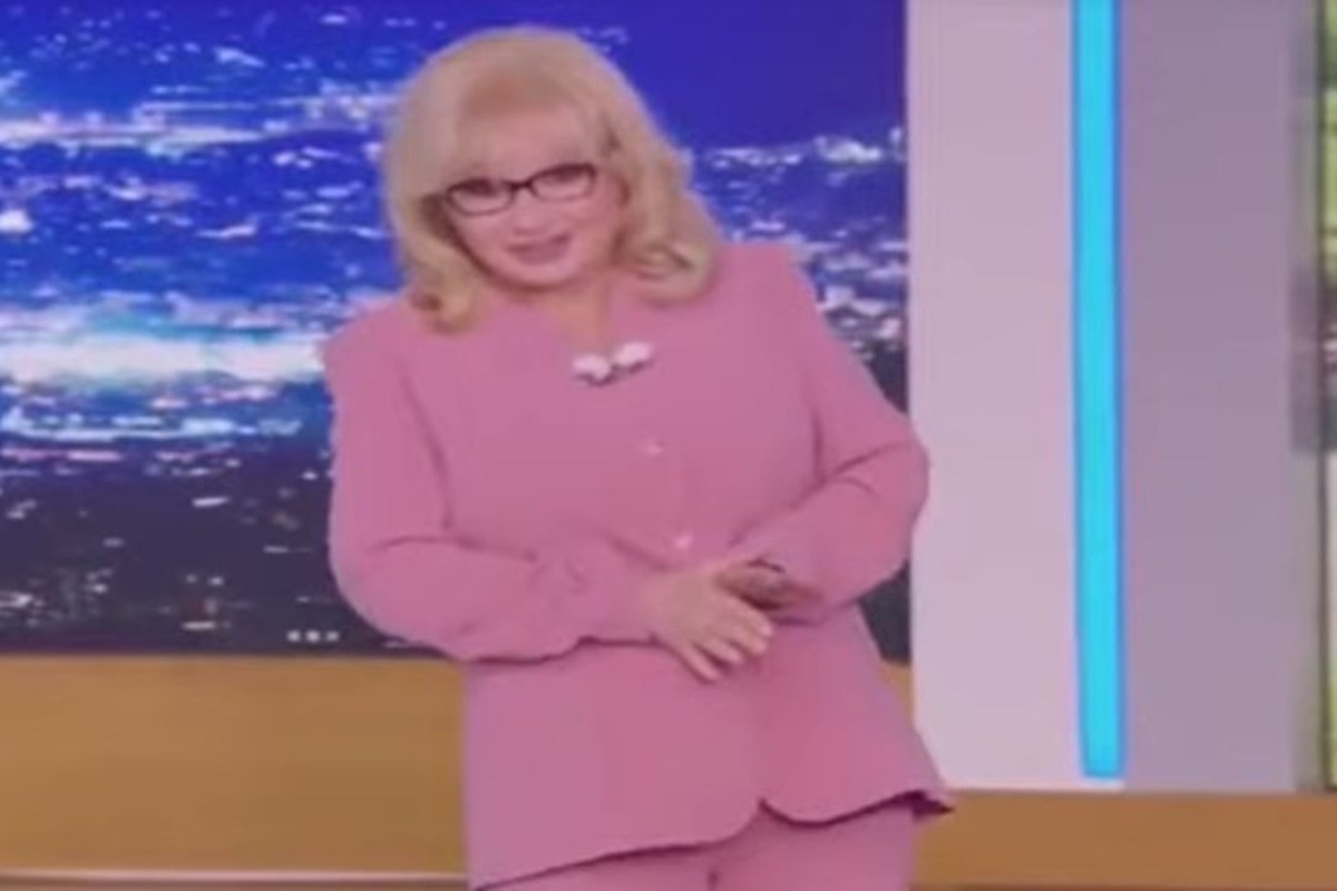 Απείλησαν τη Νικολούλη στον αέρα της εκπομπής - Η viral απάντηση: «Και είναι και κόκκινη, άντε γεια»