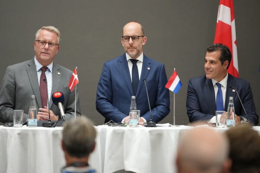 Ελλάδα, Γερμανία και ακόμη τρεις χώρες συμφώνησαν για κέντρα επιστροφής μεταναστών εκτός ΕΕ