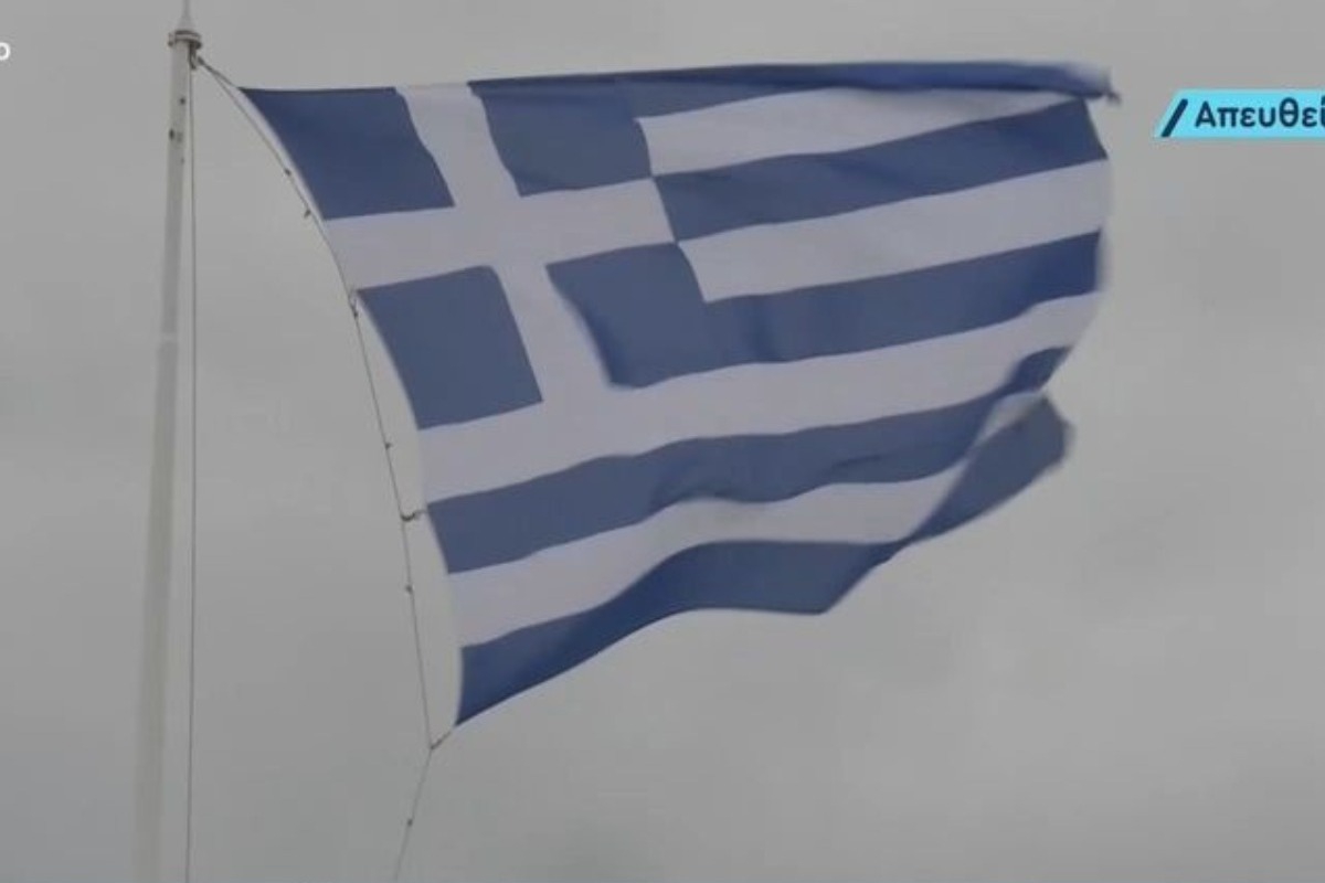 25η Μαρτίου: Η έπαρση της γαλανόλευκης στην Ακρόπολη – Βίντεο από τον Ιερό Βράχο