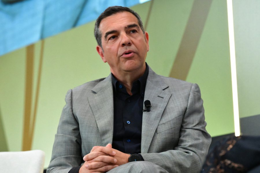 «Ερχόμαστε ως κυβερνώσα αριστερά και όχι ως αριστερά της διαμαρτυρίας» λέει ο Τσίπρας και κλείνει το μάτι στους Ευρωσοσιαλιστές