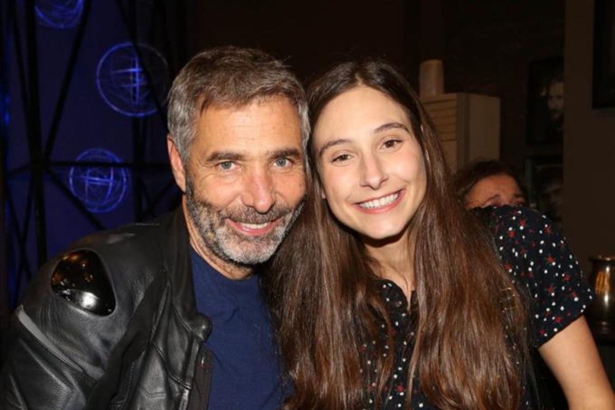 Η Φωτεινή Αθερίδου αντέδρασε σε ερώτηση για τον χωρισμό του πατέρα της με τη Σμαράγδα Καρύδη