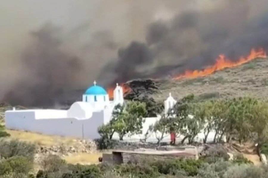 Φωτιά στην Πάρο: Δεν υπάρχει ενεργό μέτωπο – Σε επιφυλακή η Πυροσβεστική