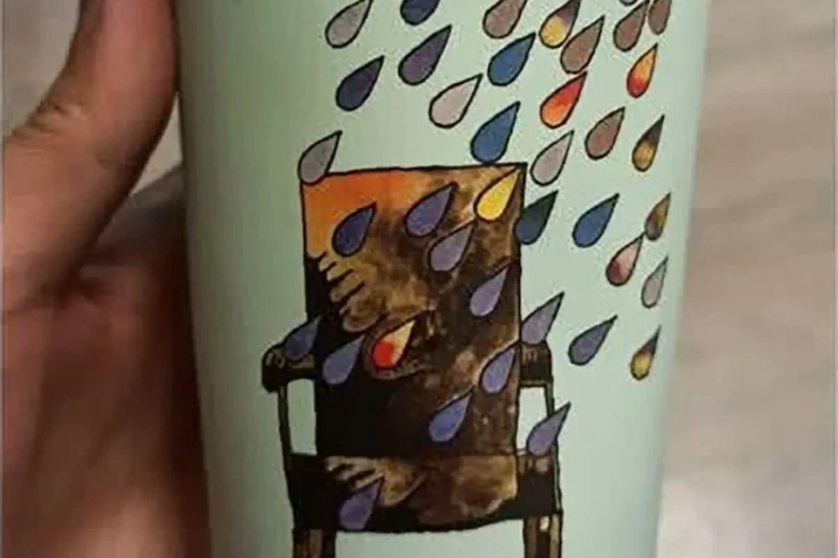 Λουκέτο σε αλυσίδα καφέ στο Ιράν επειδή τα ποτήρια παρέπεμπαν στον θάνατο του Αλί Χαμενεΐ