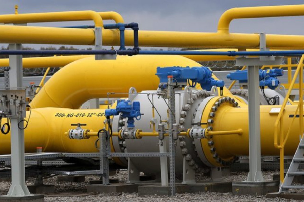 Το φυσικό αέριο υποχωρεί σχεδόν 20%, στα προ-πολέμου επίπεδα και ακολουθεί την «βίαιη» πτώση του πετρελαίου