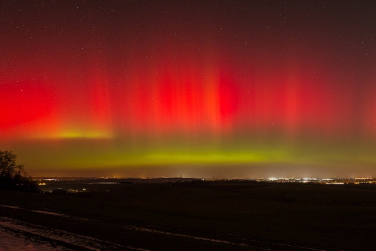 Ισχυρή ηλιακή καταιγίδα «χτυπά» τη Γη: Συναγερμός σε δίκτυα και δορυφόρους - Σπάνιο βόρειο σέλας