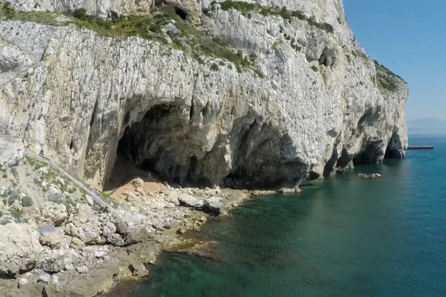 Αρχαιολόγοι άνοιξαν σπήλαιο που είχε παραμείνει σφραγισμένο για 40.000 χρόνια: «Αλλάζει την ανθρώπινη ιστορία»