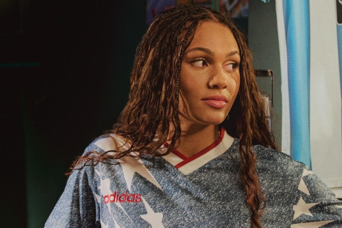 Η κόρη του Ντένις Ρόντμαν έγινε η πιο ακριβοπληρωμένη ποδοσφαιρίστρια στον κόσμο