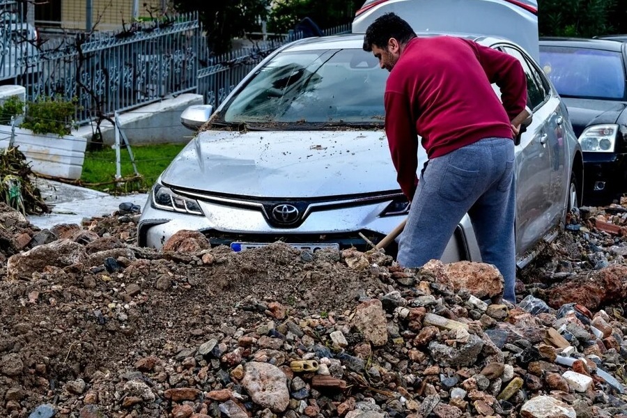 Πώς θα αποζημιωθείτε από την κακοκαιρία: Βήμα προς βήμα η διαδικασία
